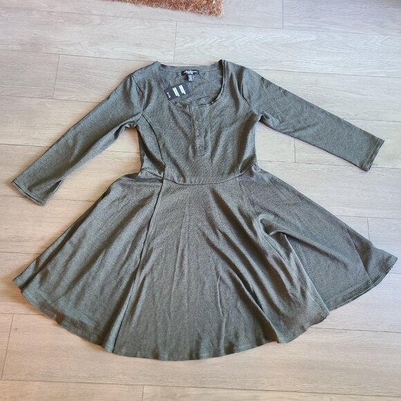 New With Tags Streetwear Society Size L Dress - Picture 1 of 3